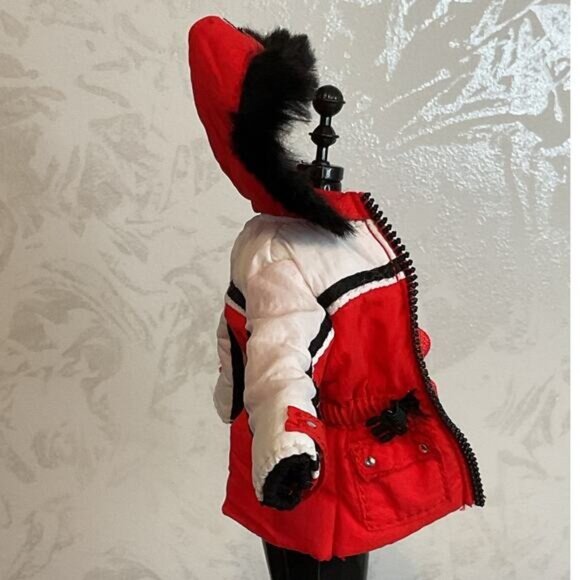 Rainbow High Winter Break Ruby Anderson Doll Red Ski Jacket Hooded Coat Faux Fur - Picture 3 of 3